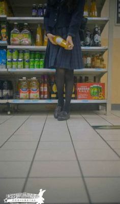 在车子颠簸中进了老师的身体视频_720高清视频观看