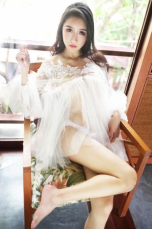 年轻的姐姐_JVID性感写真