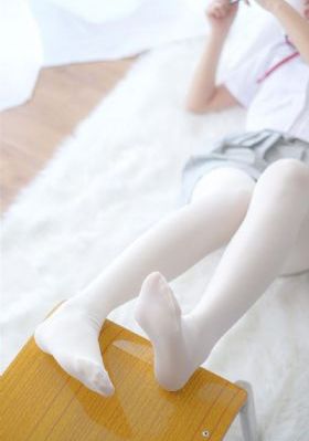 老头边吃奶边弄进去呻吟的视频_免费手机观看
